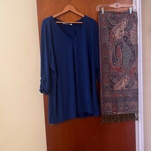 SUSAN GRAVER TOP WOTH SHAWL